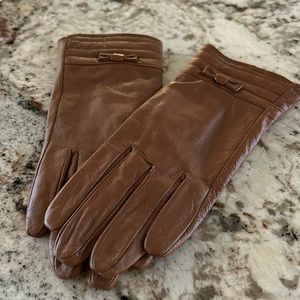 Women’s cognac leather driving  gloves size Sm